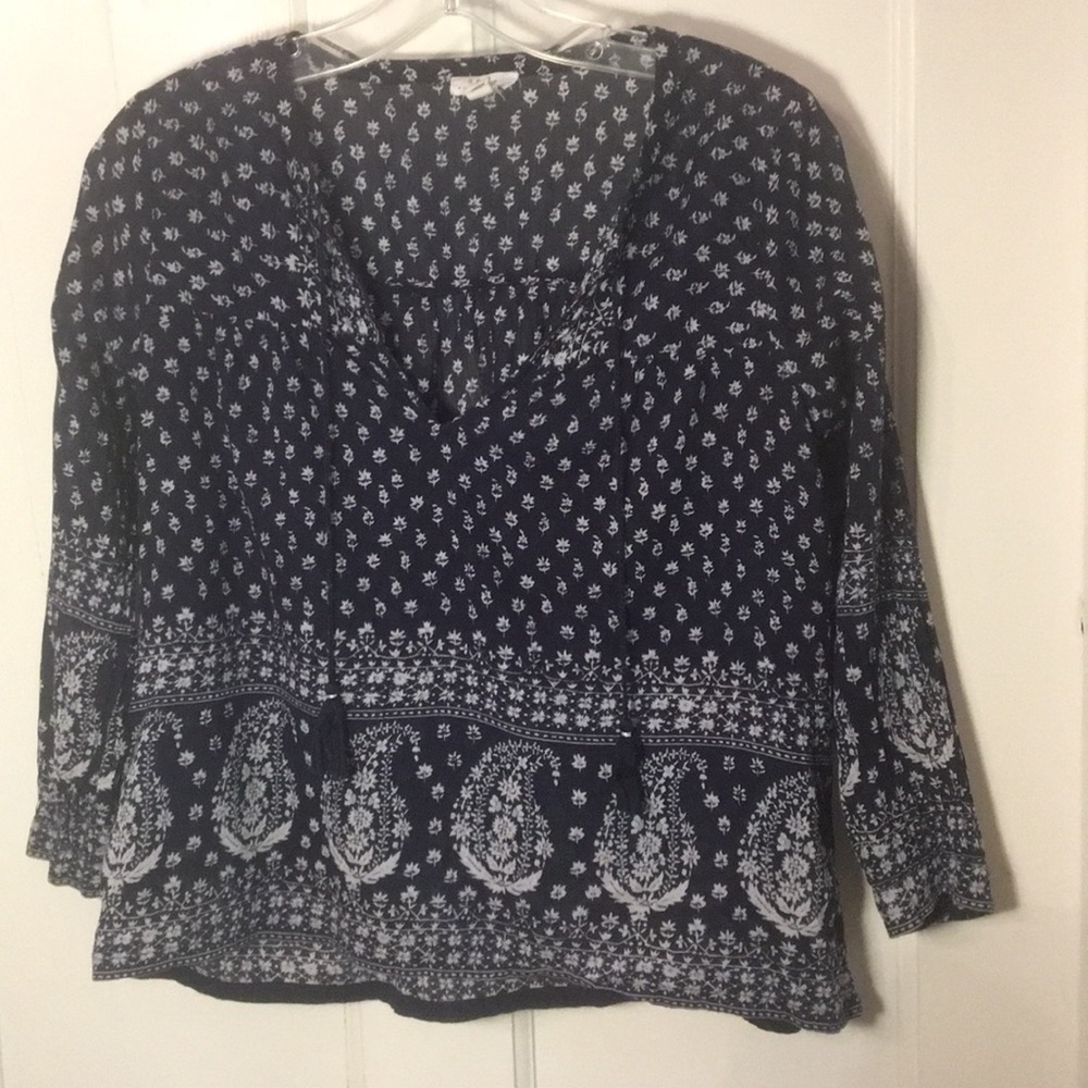 Blue and white print blouse like new!